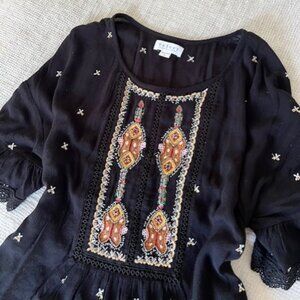 Velvet by Graham & Spencer  Flutter Sleeve Embroidery Peplum Top S